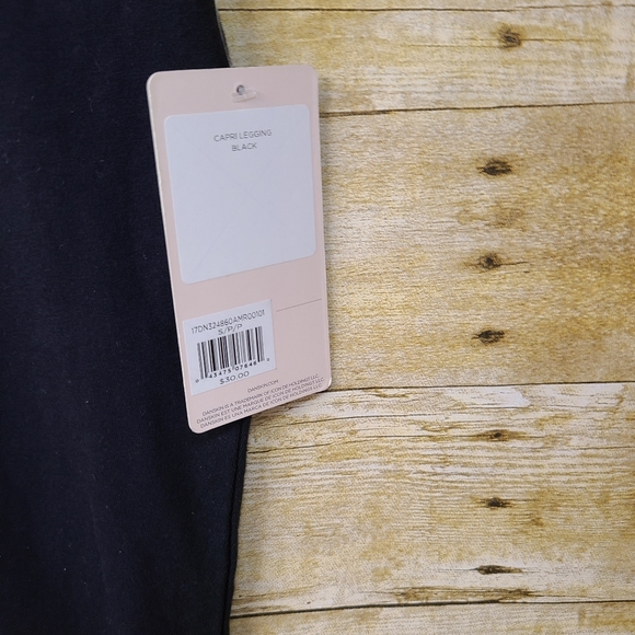 Danskin Now, Fitted Athletic Pants Leggings S Bla - Picture 4 of 5